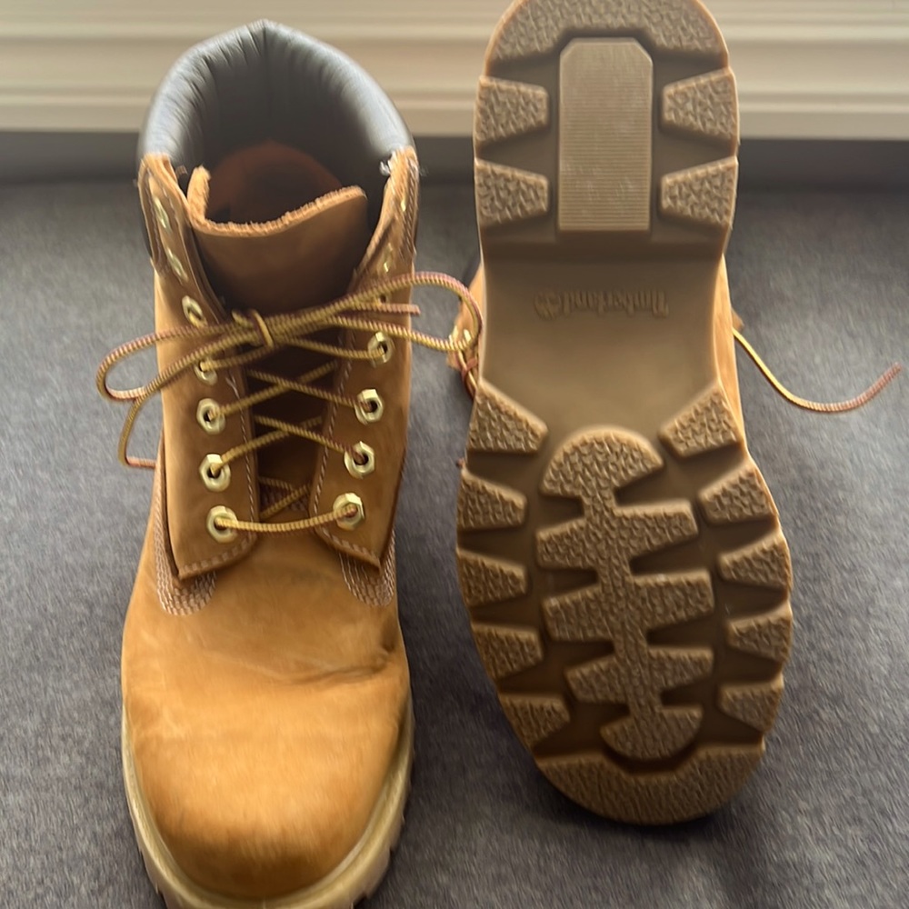 Timberland boots - worn once - great condition